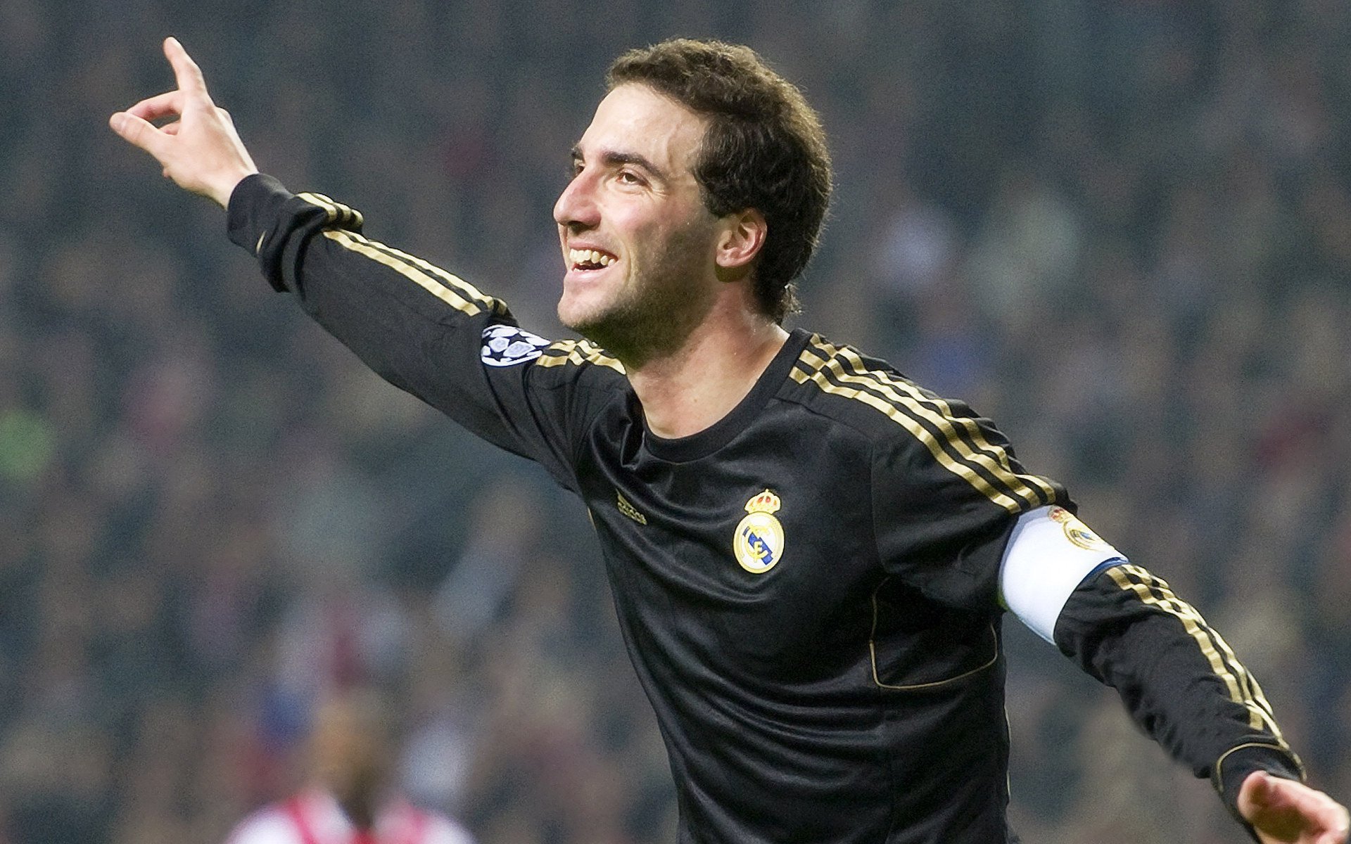 开云体育备用链接-利物浦在欧冠中奋勇前行，志在夺冠