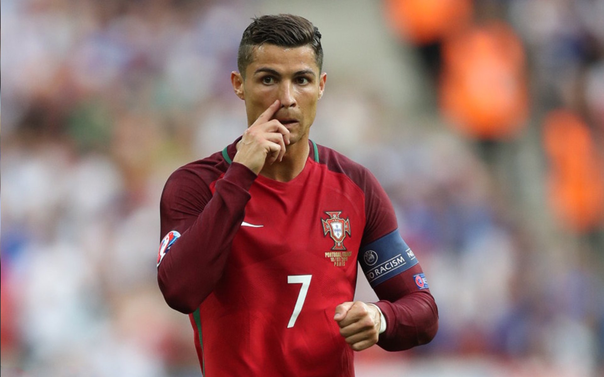 开云体育备用链接-艾比·德尔福：南非队后防线的基石，确保球员们发挥稳定，艾比里德尔hp